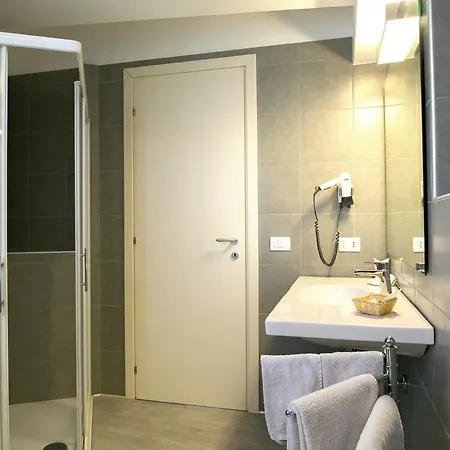 Otel Olimpia 2*